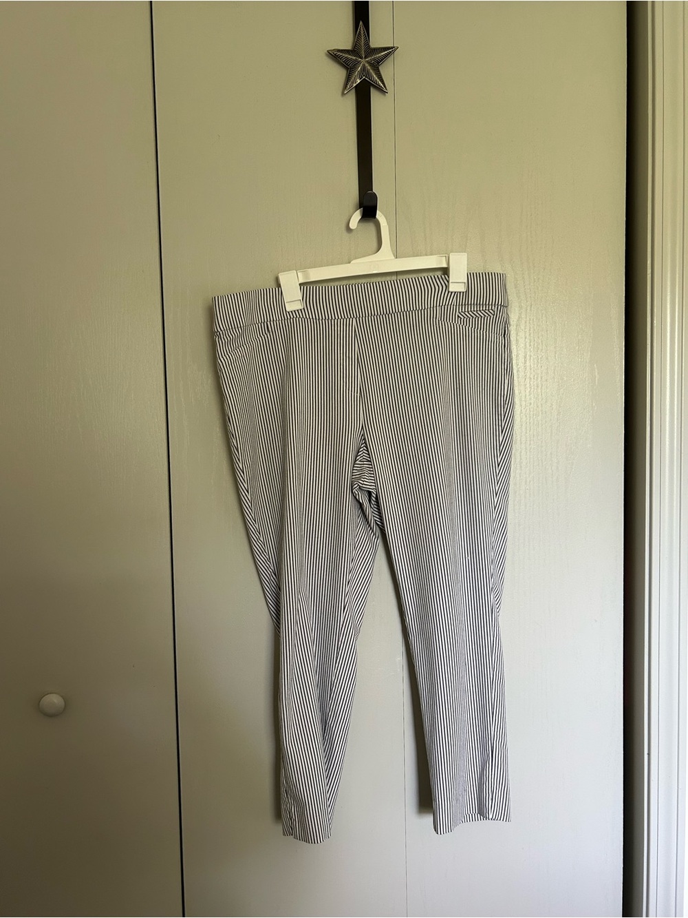 Striped Women’s Stretchy Dress Pants - White and Black -